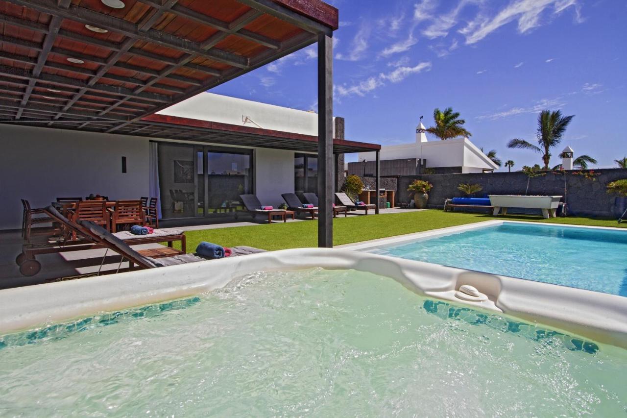 Luxury Los Mojones Villa Short Walk To Old Town Private Heated Pool Villa Los Mojones Angie Puerto Del Carmen Tías Exterior foto