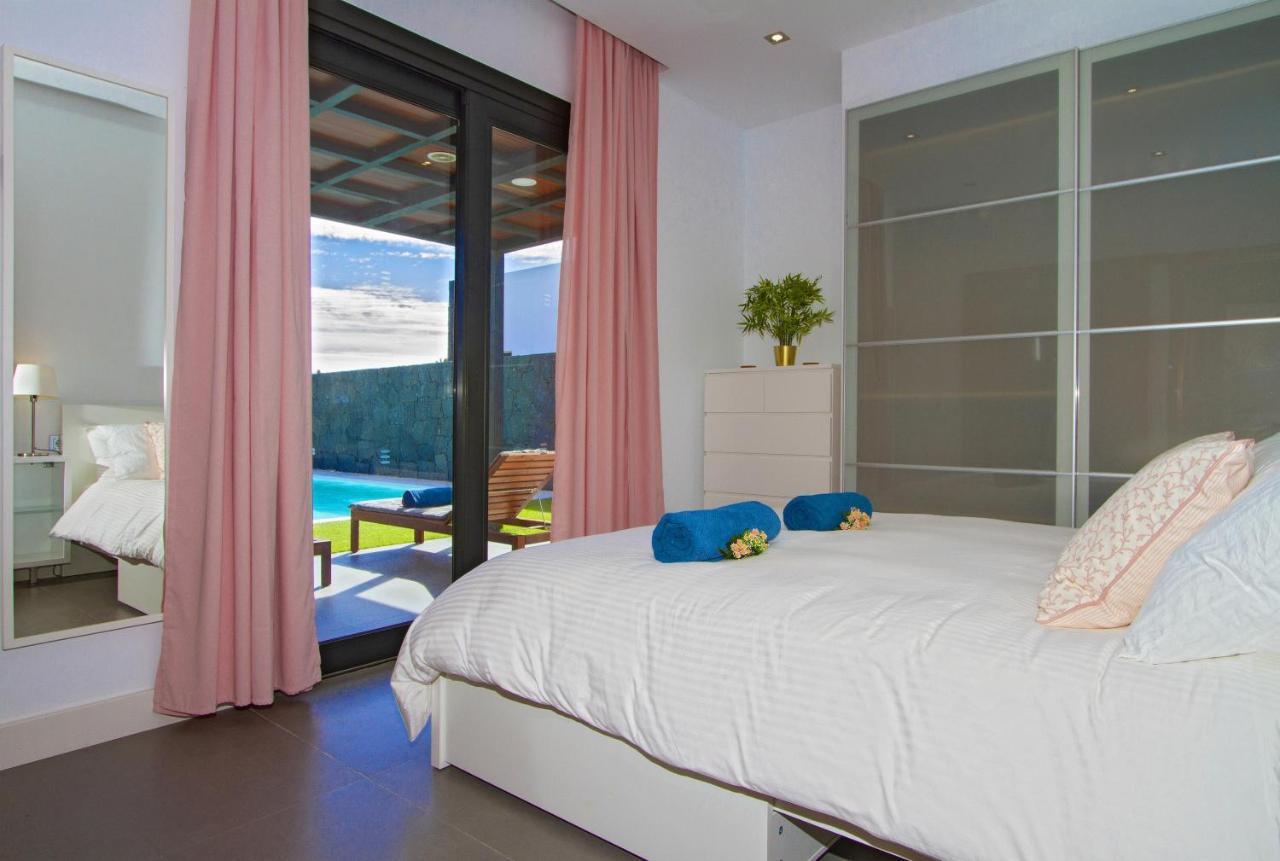Luxury Los Mojones Villa Short Walk To Old Town Private Heated Pool Villa Los Mojones Angie Puerto Del Carmen Tías Exterior foto